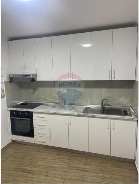 Apartament me qira 1+1 prane Rruges Barrikadave.