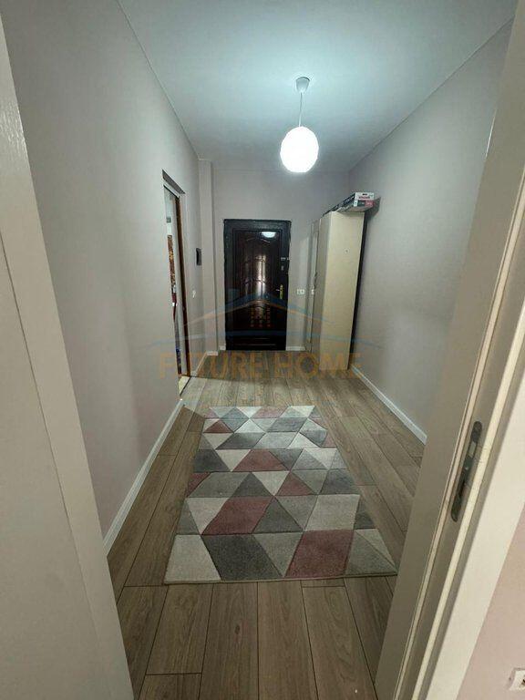 Qera, Apartament 2+1 tek Thesari, Fresk