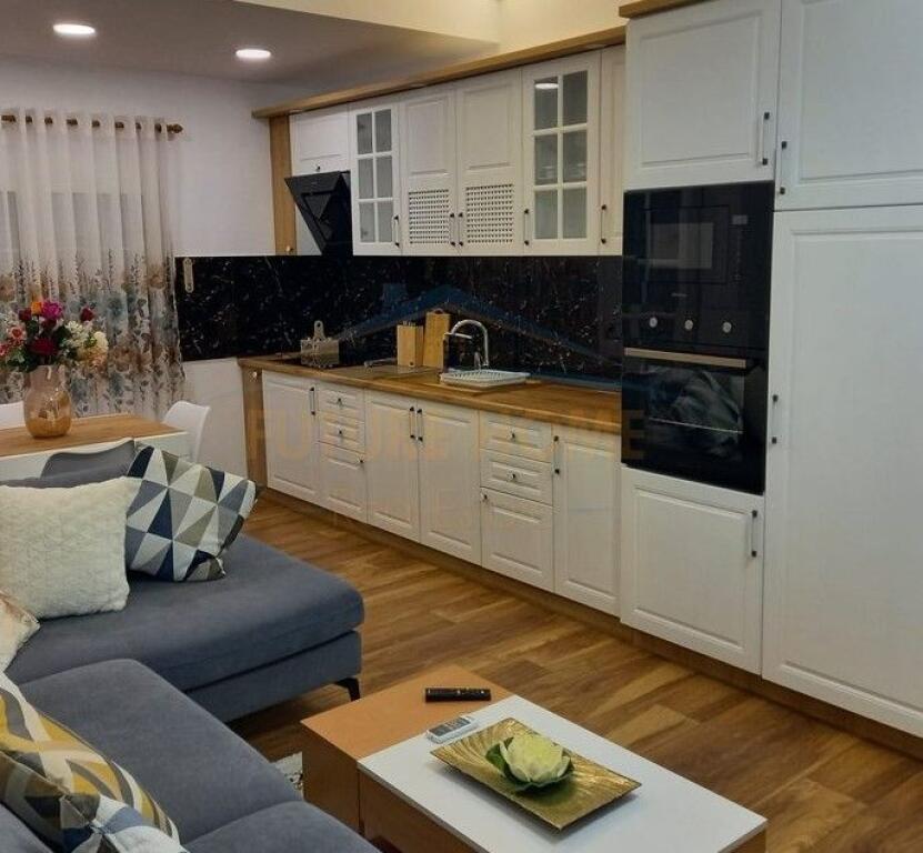 Qera, Apartament 1+1, Stadiumi Dinamo