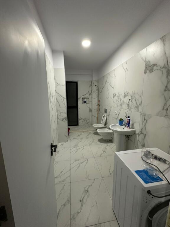 APARTAMENT ME QERA 2+1+post parkimi