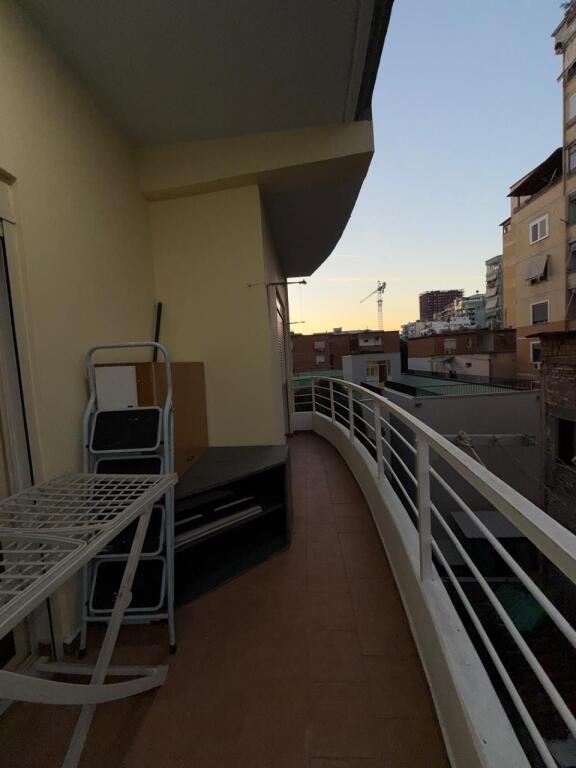 Jepet me qira apartament 2+1 – Rruga Him Kolli