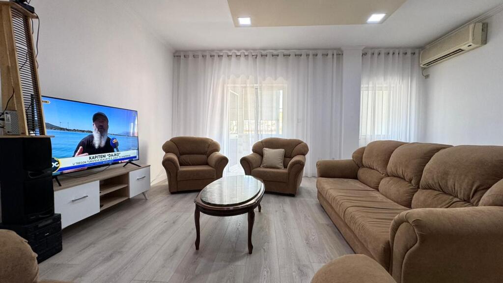 3+1 apartment for rent on Bardhyl Street!