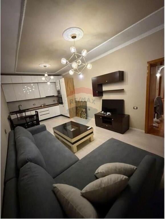 Apartament - Për Qira - Rruga Muhamet Gjollesha, 21 Dhjetori, Tiranë