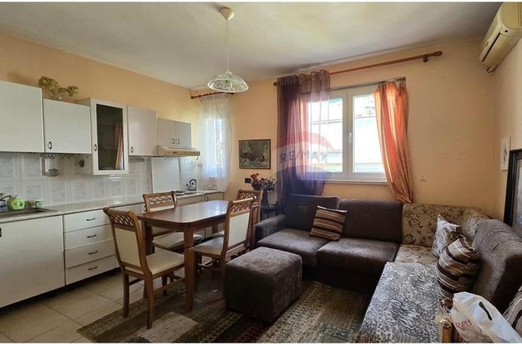 Apartament 1+1 tek Rruga e Durresit prane Kafe Flora