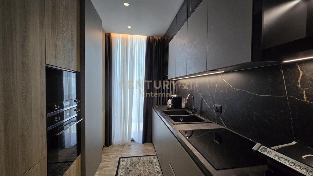 Lake View – Vendesi in vendita 3+1 con 2 posti auto | Completamente arredato