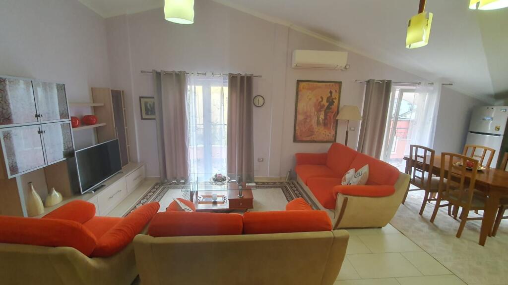 Appartamento 3+1 in affitto a Komuna Parisit