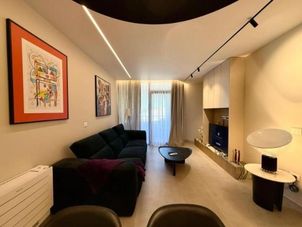 Jepet apartament me qera 2+1