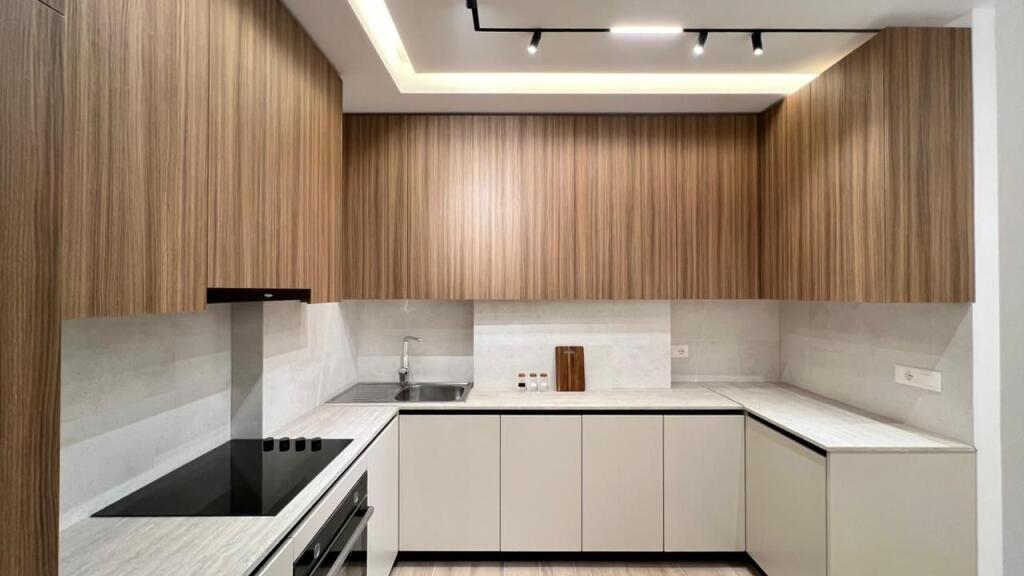 Me Qera : 1+1📍Zogu i Zi (Prane Ring Center) - 75.000 Lek - S.70m² - Pllt.V 2025 || I Pabanuar me Parë &amp; Arreduar me Arkitekt✨️