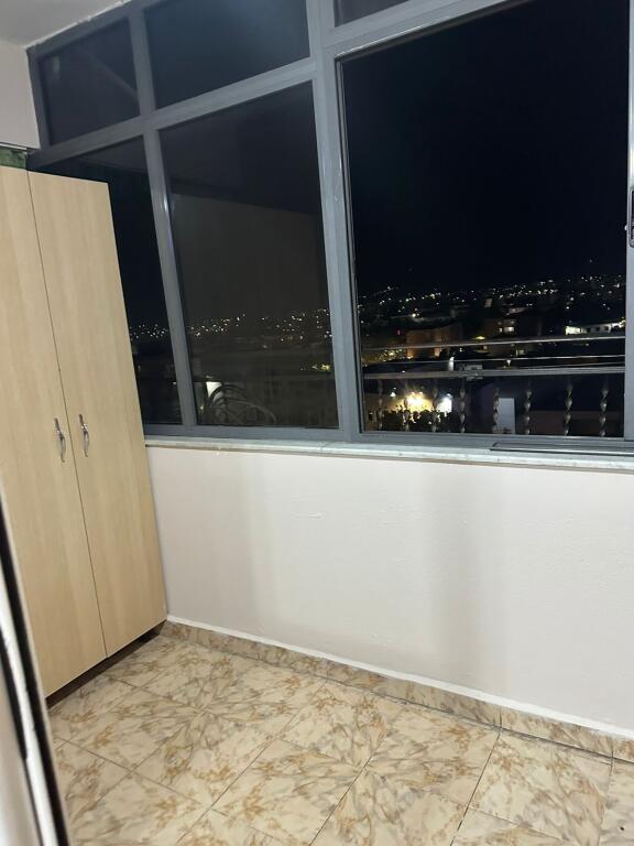 Jepet me Qira Apartament 2+1 – Laprakë (afër Këshillit të Mirë)