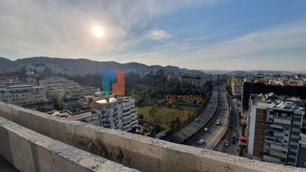 Tek Liqeni Tiranes, Lake View Residence ,Shitet Apartament 2+1, Me Super Pamje Dhe Orientim Perfekt!