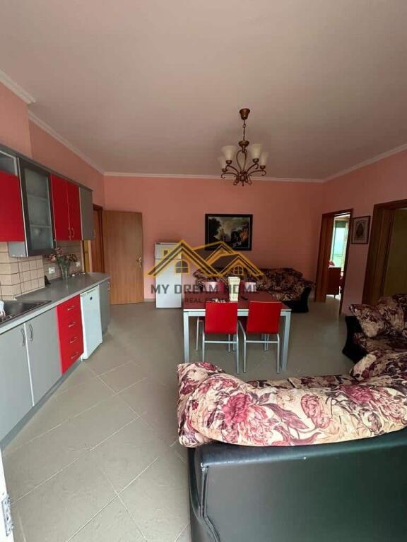 SHITET PAPAFINGO+VERANDE ME PAMJE NGA DETI TEK SHKEMBI I KAVAJES!!