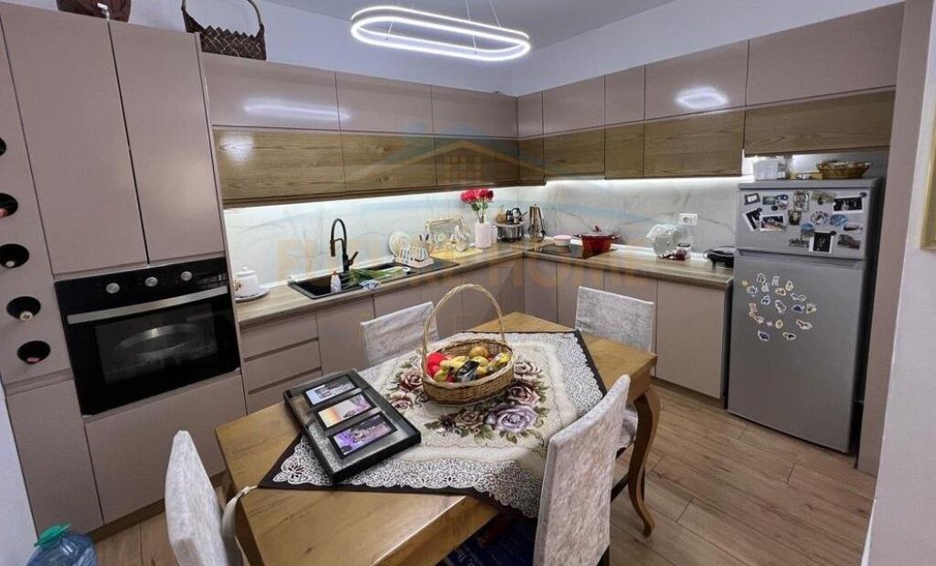 Appartamento 2 +1 in vendita, complesso tom doshi, Shkoze