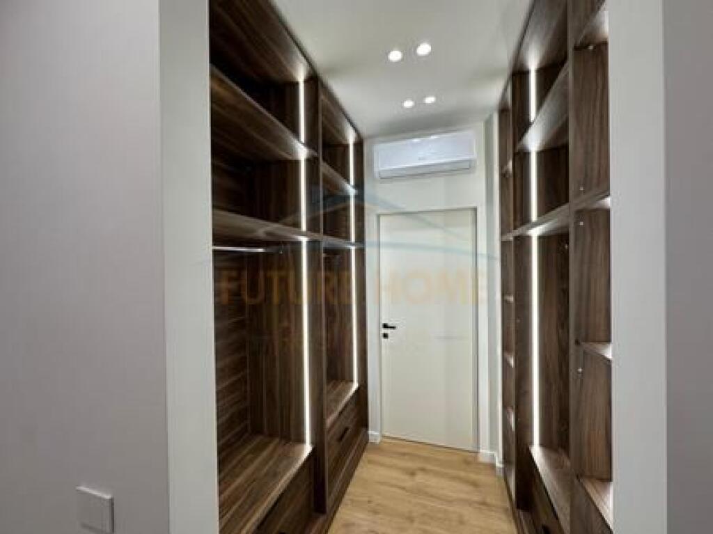 Affitto, Appartamento 2+1+ Posto Auto, Green Valley, Tirana.