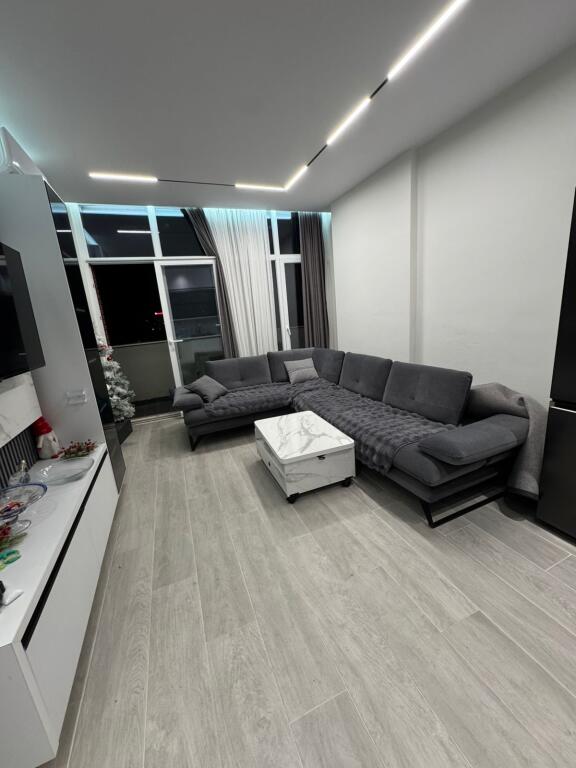 SHITET APARTAMENT 2+1 TEK GOLDEN PARK 3 TIRANE , prane Spitalit Amerikan 3