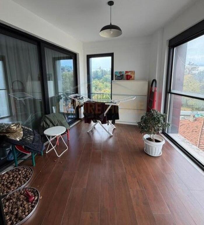 For sale, Apartment 3+1+2+2 Parking Spaces, Elbasan Street, Tirana