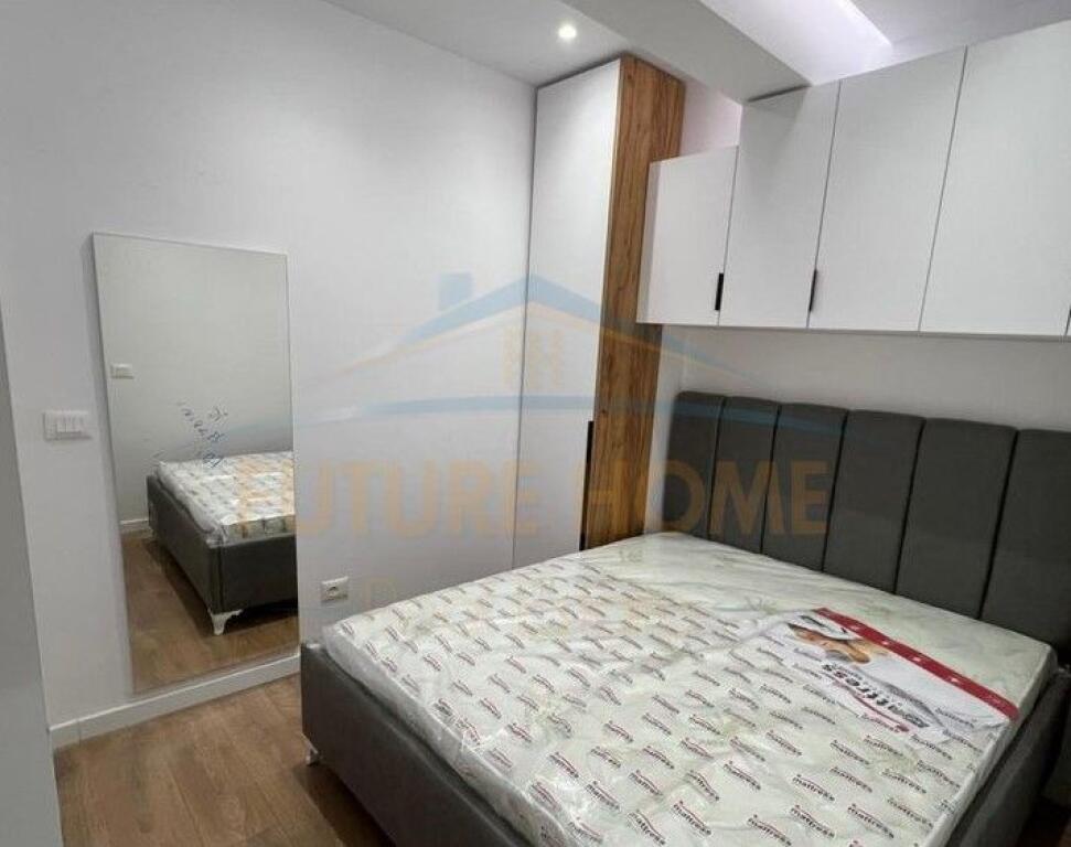 Shitet, Apartament 1+1, Komuna e Parisit, Tirane