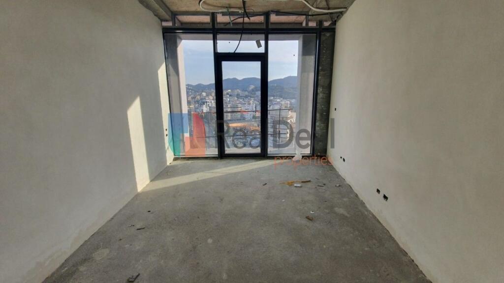 Tek Liqeni Tiranes, Lake View Residence ,Shitet Apartament 2+1, Me Super Pamje Dhe Orientim Perfekt!