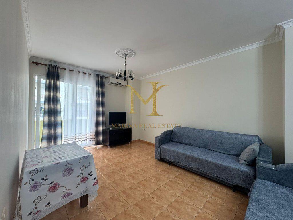 Jepet me qera apartament 1+1 ne Plazh Iiria,Durres.