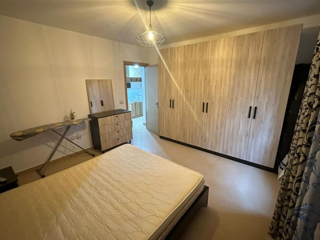 Apartament me qira 1+1 te Liqeni i Thatë!