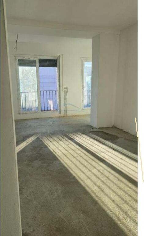 SHITET APARTAMENT 2+1+VERANDE ALI DEM