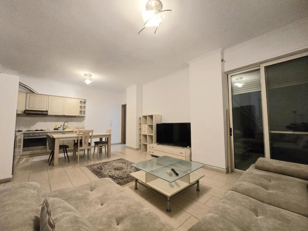 2+1/Qera📍Pazari I ri 📌60 000 lek