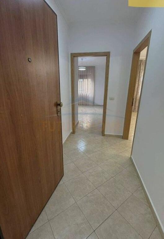 Shitet, Apartament 2+1 –  te “Lin” Yzberisht