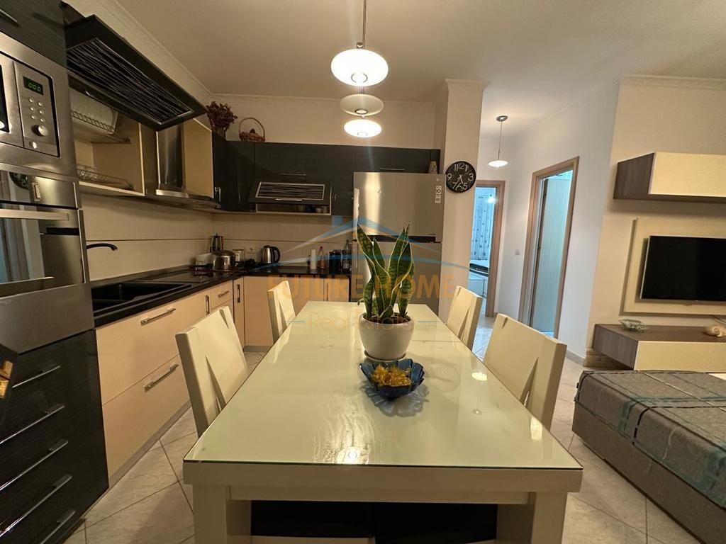 Shitet,Apartament 2+1,Ne Fresk, Tirane