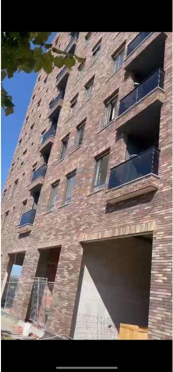 Shitet, Apartament 2+1+2, Rruga 5 Maji, Tiranë.