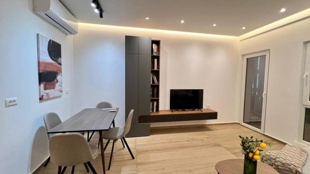 Me Qera : 1+1📍Zogu i Zi (Prane Ring Center) - 75.000 Lek - S.70m² - Pllt.V 2025 || I Pabanuar me Parë &amp; Arreduar me Arkitekt✨️