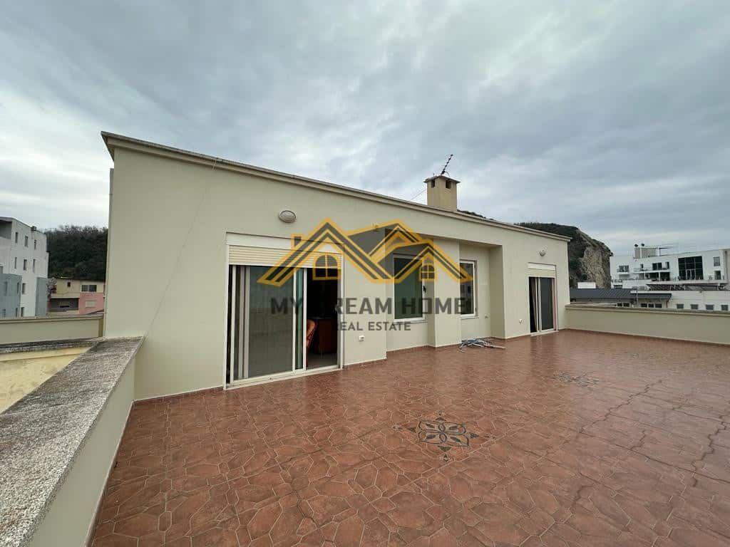 SHITET PAPAFINGO+VERANDE ME PAMJE NGA DETI TEK SHKEMBI I KAVAJES!!