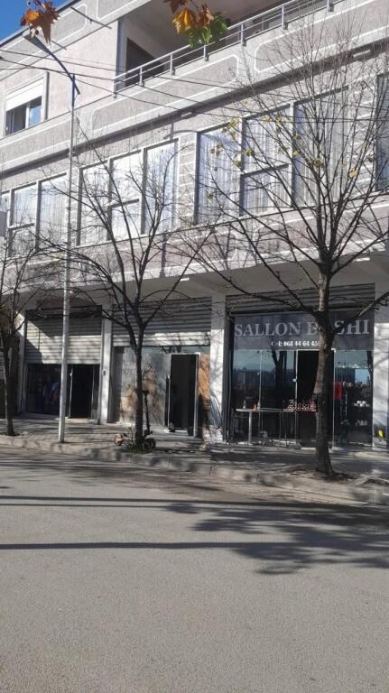 Locale Commerciale in Affitto su Strada Principale! Babrru Tirana!