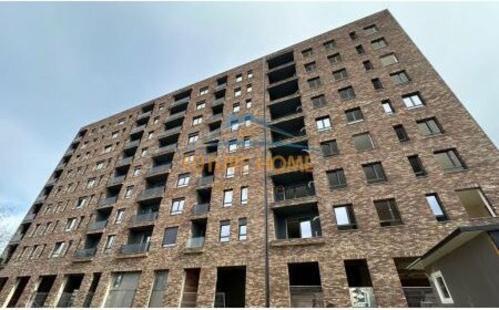 Shitet, Apartament 3+1, Rruga 5 Maji, Tiranë.