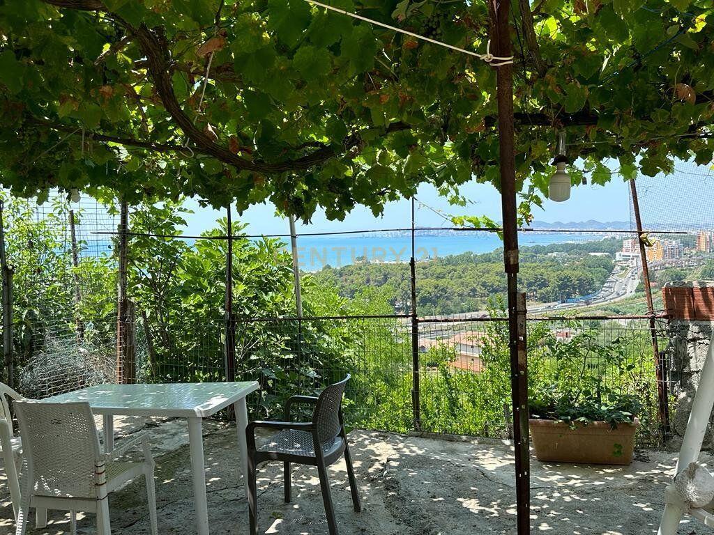 VILË ME PAMJE PANORAMIKE NGA DETI – SHKALLNUR, NË SHITJE!