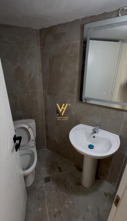 JEPET AMBIENT 16 M2 ME QERA TE BLLOKU I AMBASADAVE 250 EURO