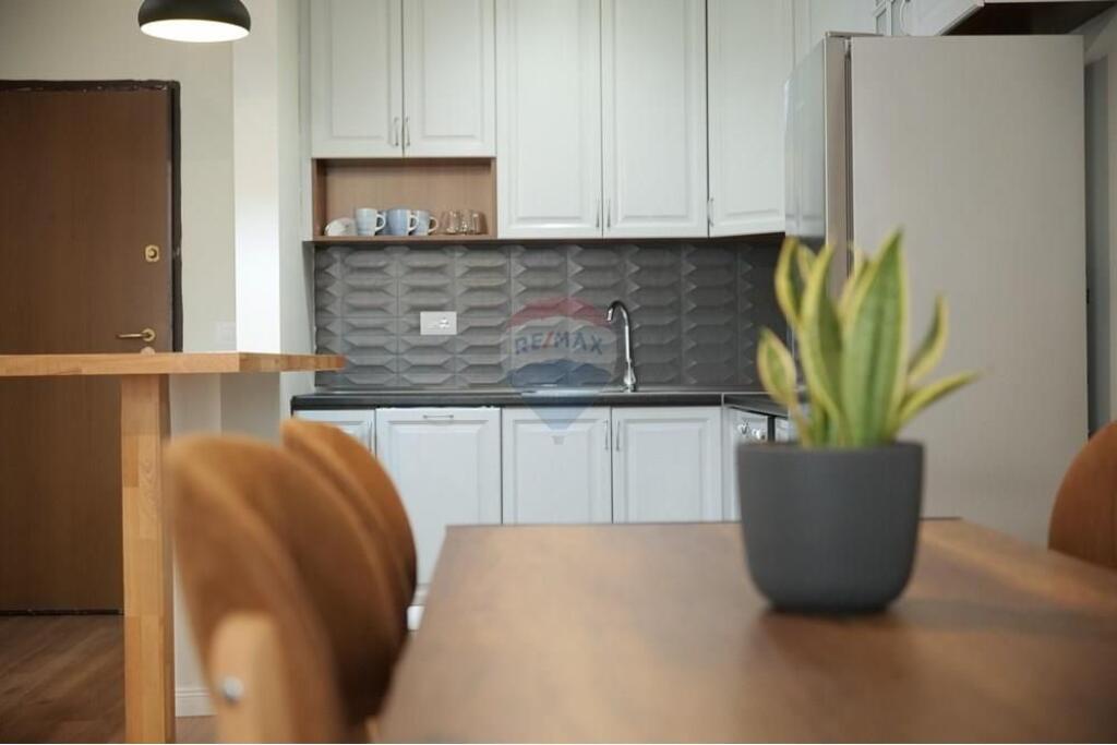 Apartament - Për Qira - Rruga Marko Boçari, Sheshi Willson, Tiranë