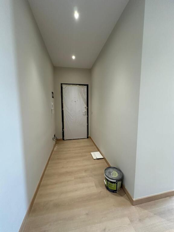 Ufficio in Affitto  Posto Auto, Comune di Parigi