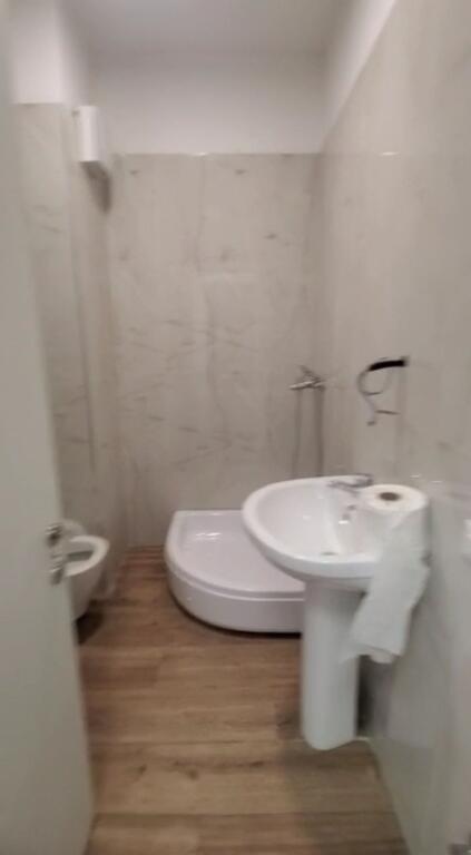 Jepet Apartament me qera