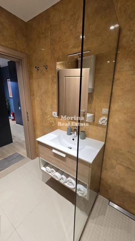 Affitto | Appartamento 2 + 1 | Zona: Piazza Skenderbej /Myslym Shyri | 1600 €/mese