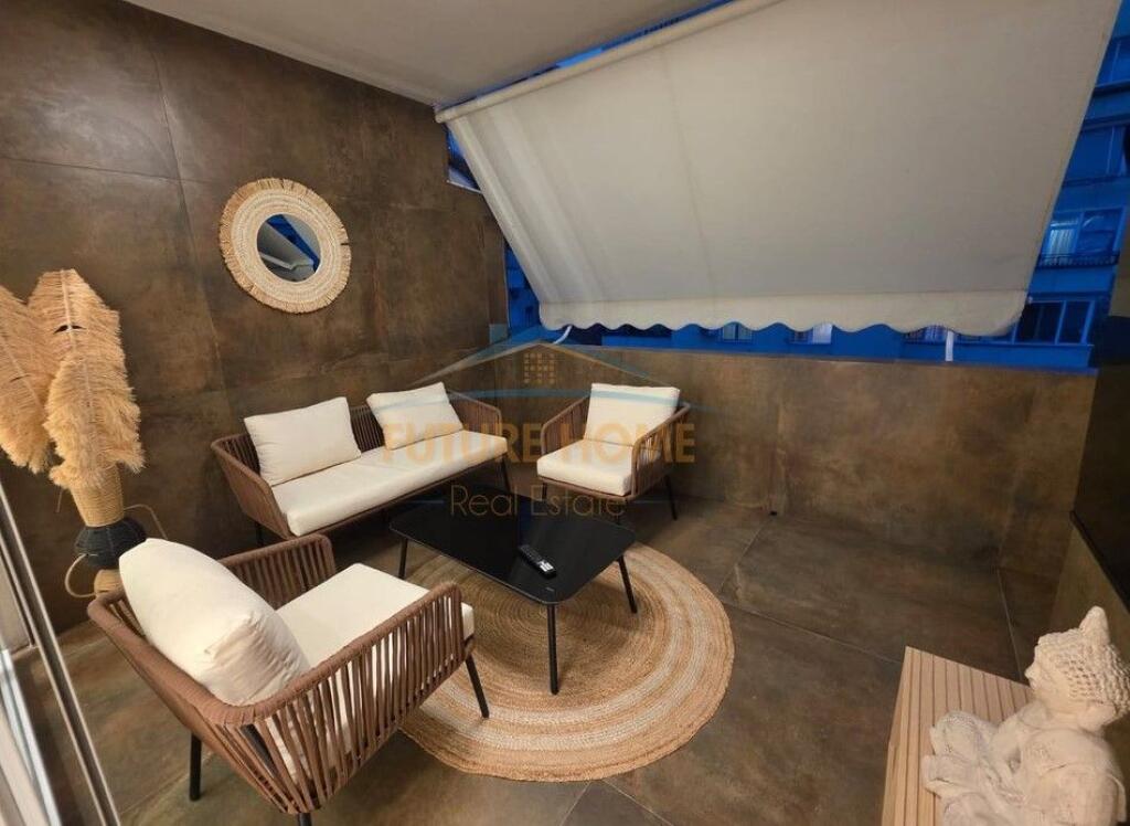 Shitet, Apartament 2+1+2, pranë në Ish Ekspozita, Tiranë