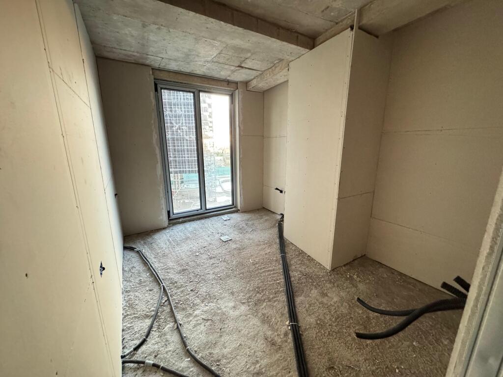 🏡 Shitet Apartament 1+1 -Golden Gate Residence 📍 Bulevardi Bajram Curri  ✨ Sipërfaqe: 74.39 m² 🏢 Kati: 2 🔧 Gjendja: Fazë përfundimtare 💰 Çmimi: 140,000 €