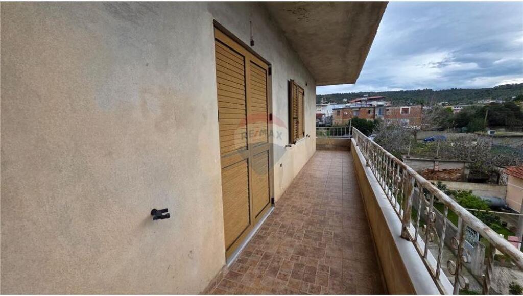 Ndërtesë 4-Katëshe në Shitje