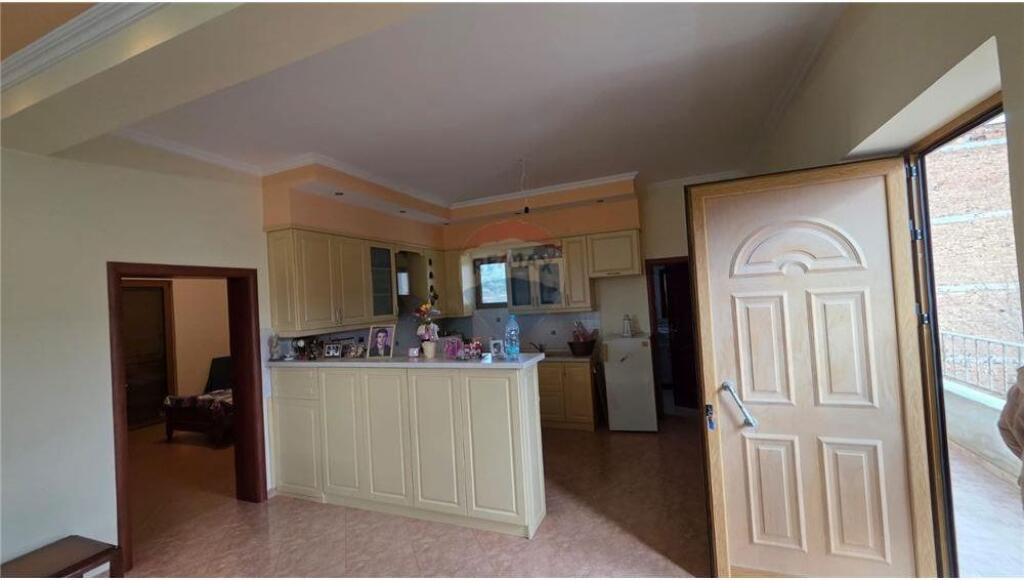 Ndërtesë 4-Katëshe në Shitje