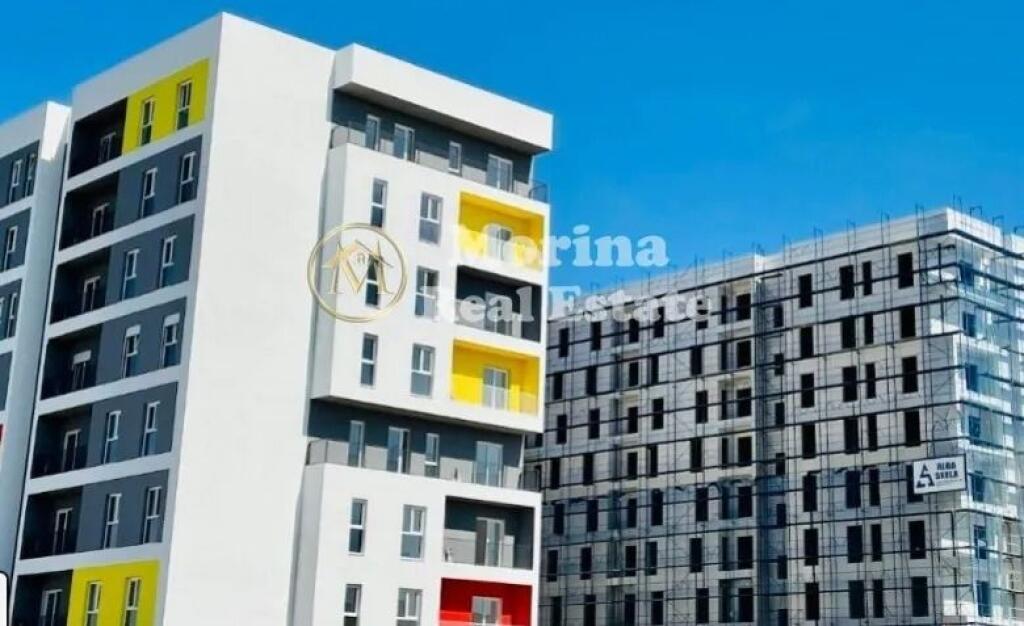 Qera, Apartament  3+1, ne Kompleksin Univers City, 350 euro/muaj