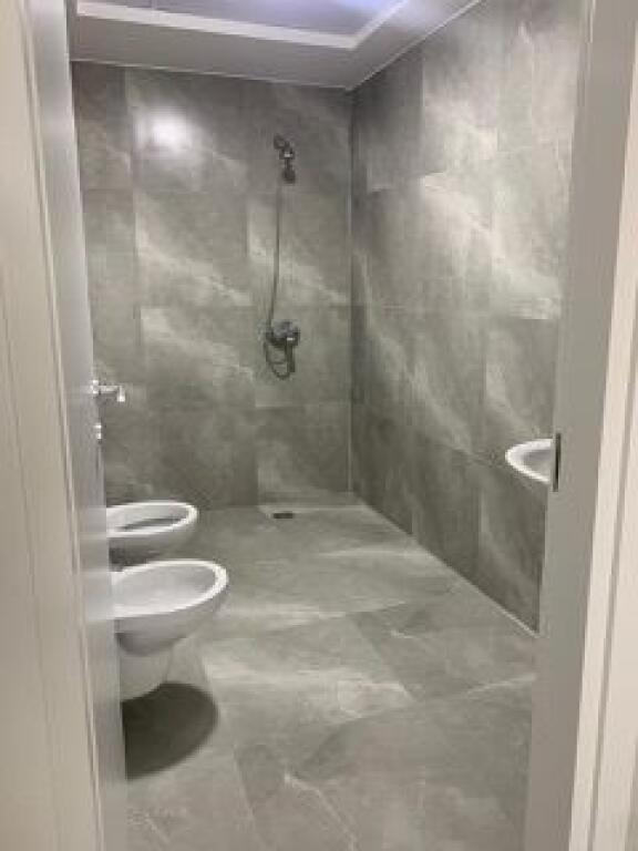 Super 2+1+parkim te fiori di Bosko me 700€