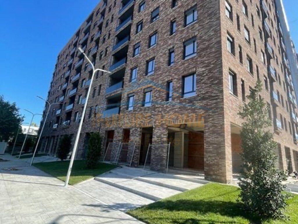 Apartament 2+1+2,per shitje Rruga 5 Maji, Tiranë