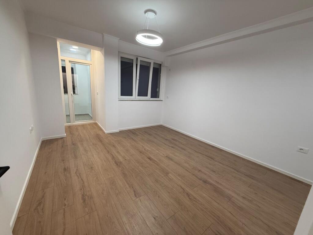 Shitet apartament 1+1 ne Don Bosko Supermaket Viva