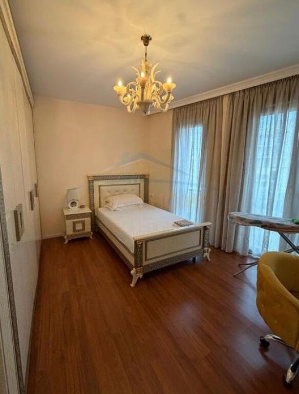 For sale, Apartment 3+1+2+2 Parking Spaces, Elbasan Street, Tirana