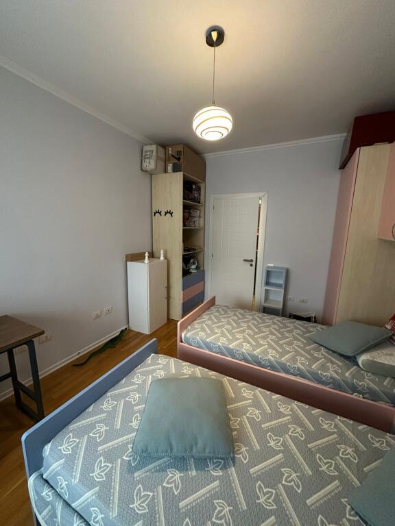 🏡 Jepet me Qira – Apartament 2+1+2, Liqeni i Thatë