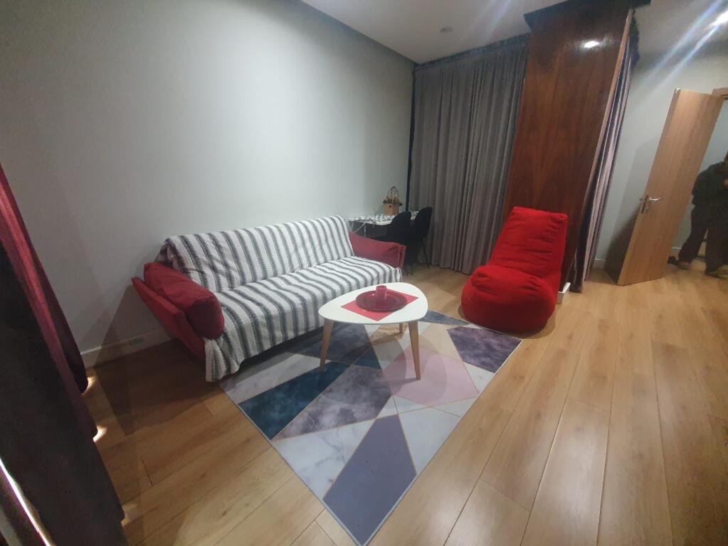 Monolocali in affitto a Porcelan!