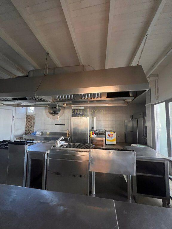 Jepet me Qira – Restorant në Vijë të Parë me Detin, Shkëmbi i Kavajës